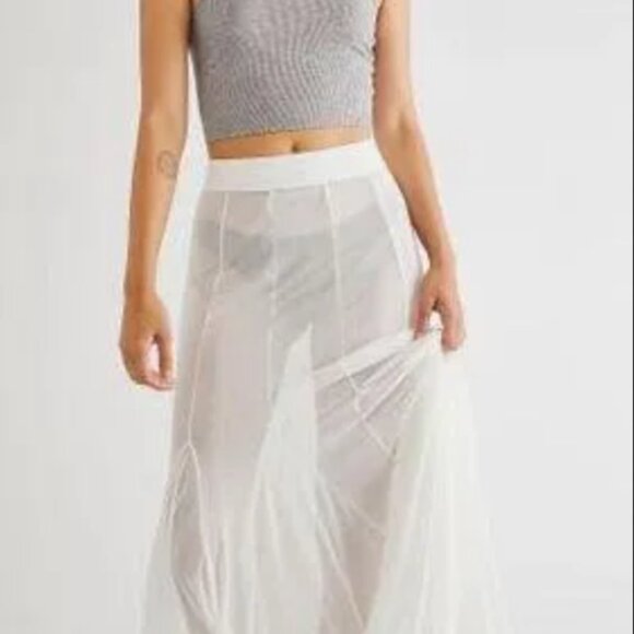 NWOT Free People Godet Girl Mesh 1/2 Slip - Picture 2 of 5